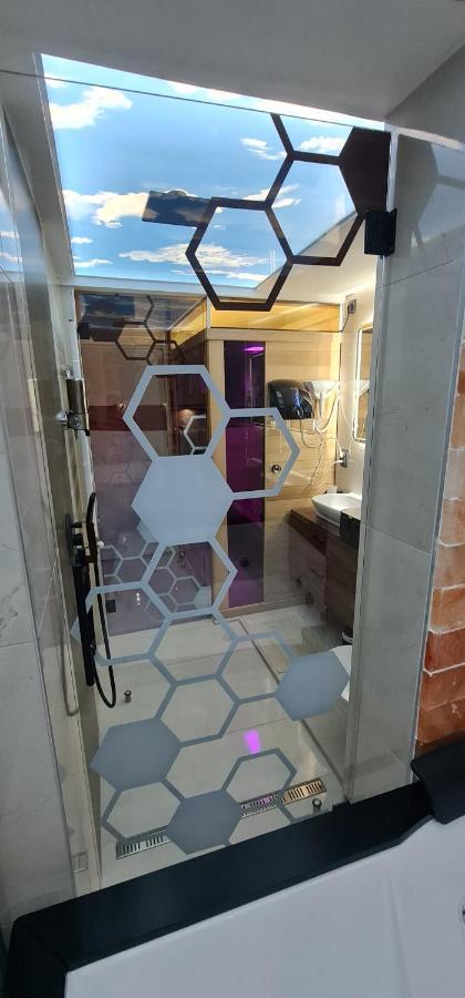 Design Apartment Platinium Spa Lux 5 Star "Havana" Completely Private Wellness & Spa Free Included Sauna & Jacuzzi & Salt Wall & Fire Place & 3D Ceilings & Business Wifi & Netflix & Keyless Code Entry & Full Smart App & Secure 2 Parking Place Ćuprija Exteriör bild